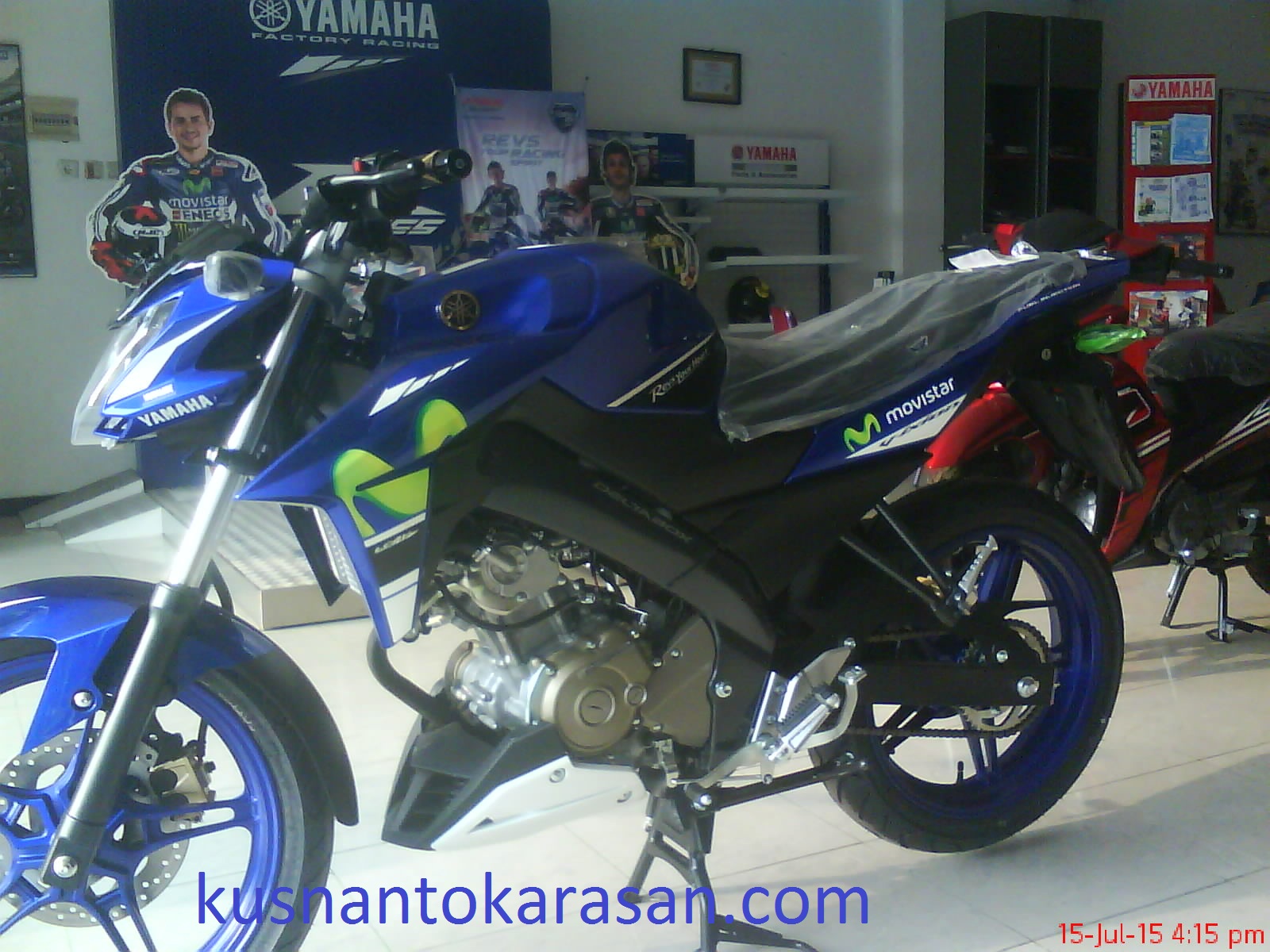 Gambar Motor Yamaha New V Ixion Advance Motogp Movistar