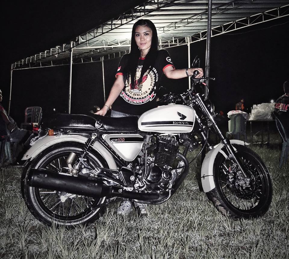 Rara Kiara Sang Primadona Lady Biker Club Honda CB