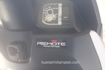 gambar lubang kunci kontak, pembuka jok dan remote pada Honda Vario esp 110